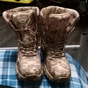 Desert camo boots ultra high top